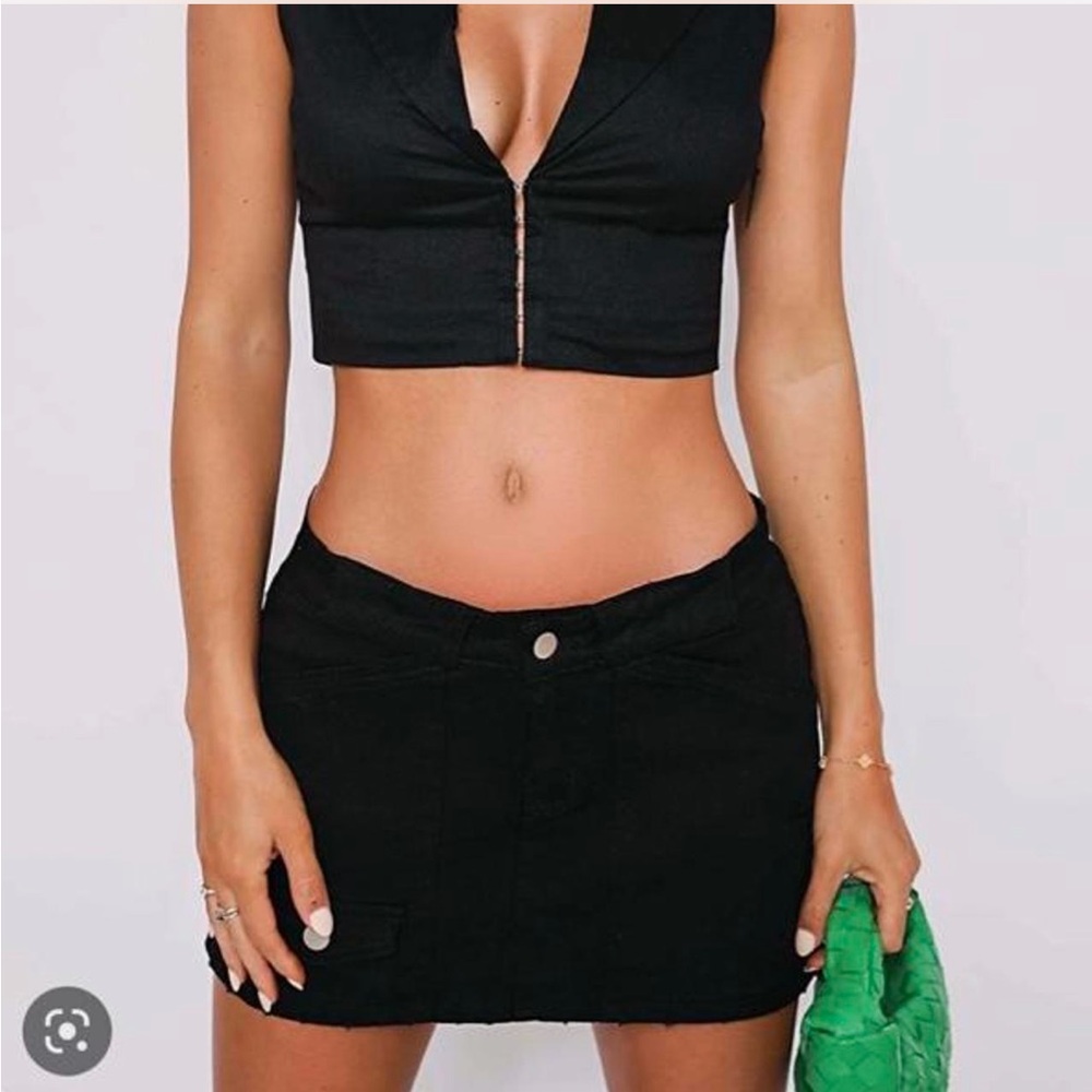 Tiger Mist mini skirt. Black. NWT